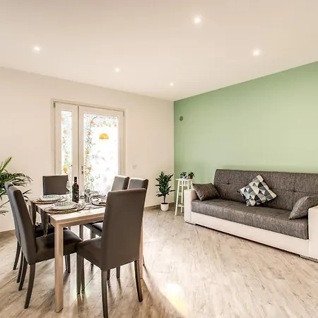 Golden Lemon - Modern House In Countryside *