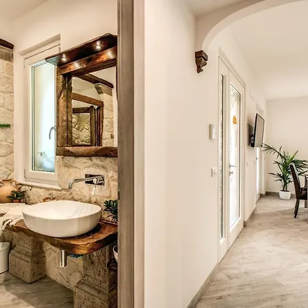 Golden Lemon - Modern House In Countryside Feriehus