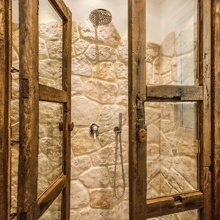 Golden Lemon - Modern House In Countryside *