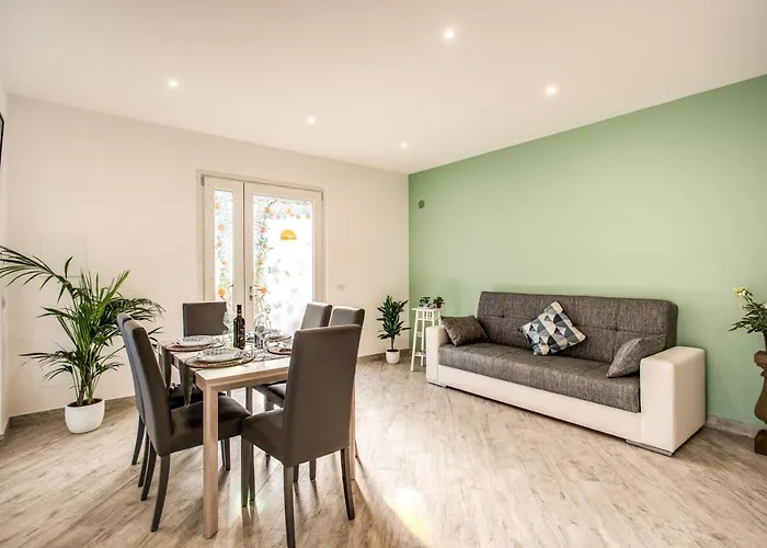 Golden Lemon - Modern House In Countryside *