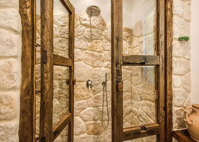 Golden Lemon - Modern House In Countryside *