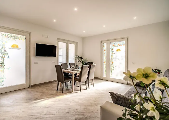 Golden Lemon - Modern House In Countryside *