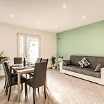 Golden Lemon - Modern House In Countryside *