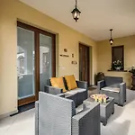 بيت للعطل Golden Lemon - Modern House In Countryside سورينتو