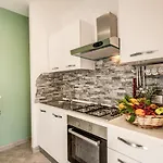 Golden Lemon - Modern House In Countryside بيت للعطل سورينتو